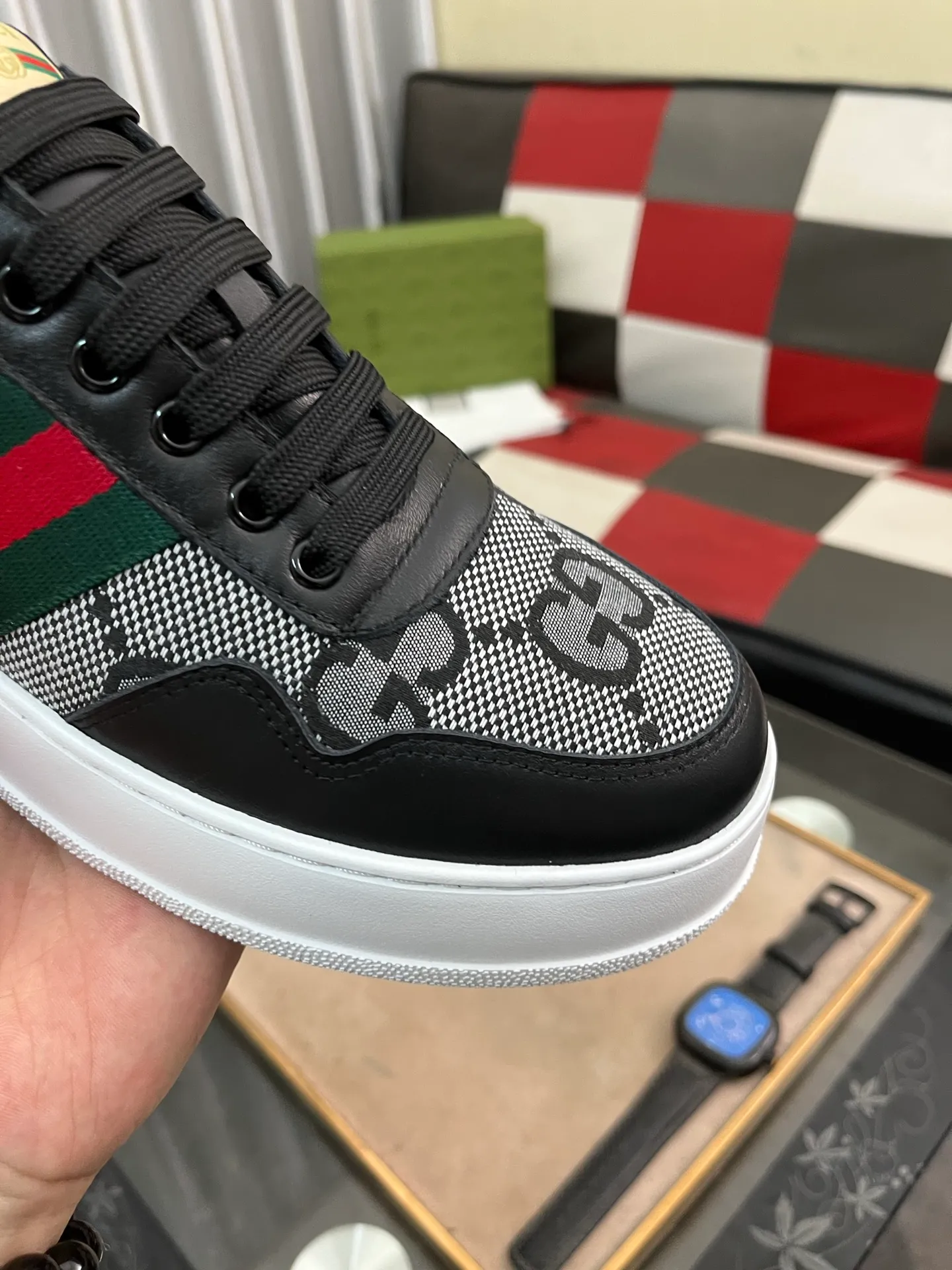 Men's shoes💰420⌚️⌚️[GUCCI] Gucci men's casual shoes are absolutely popular🔥The ultimate matching item for trendy men! The charm of super texture is unstoppable. This is the main recommendation. The upper is made of high-quality cowhide, with pig lining feet and wear-resistant rubber sole. It is noble and elegant! Extremely comfortable🎁🎁You can be as handsome as you want💪 Size 38-44! 3️⃣colors available